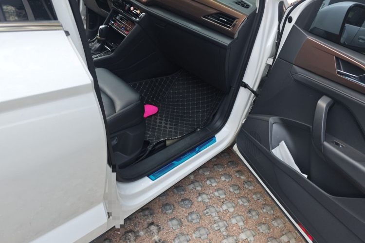 Volkswagen Tharu 2021 car image #21