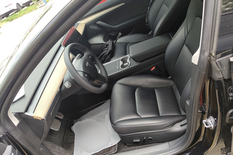 Tesla Model 3 2023 car image #15
