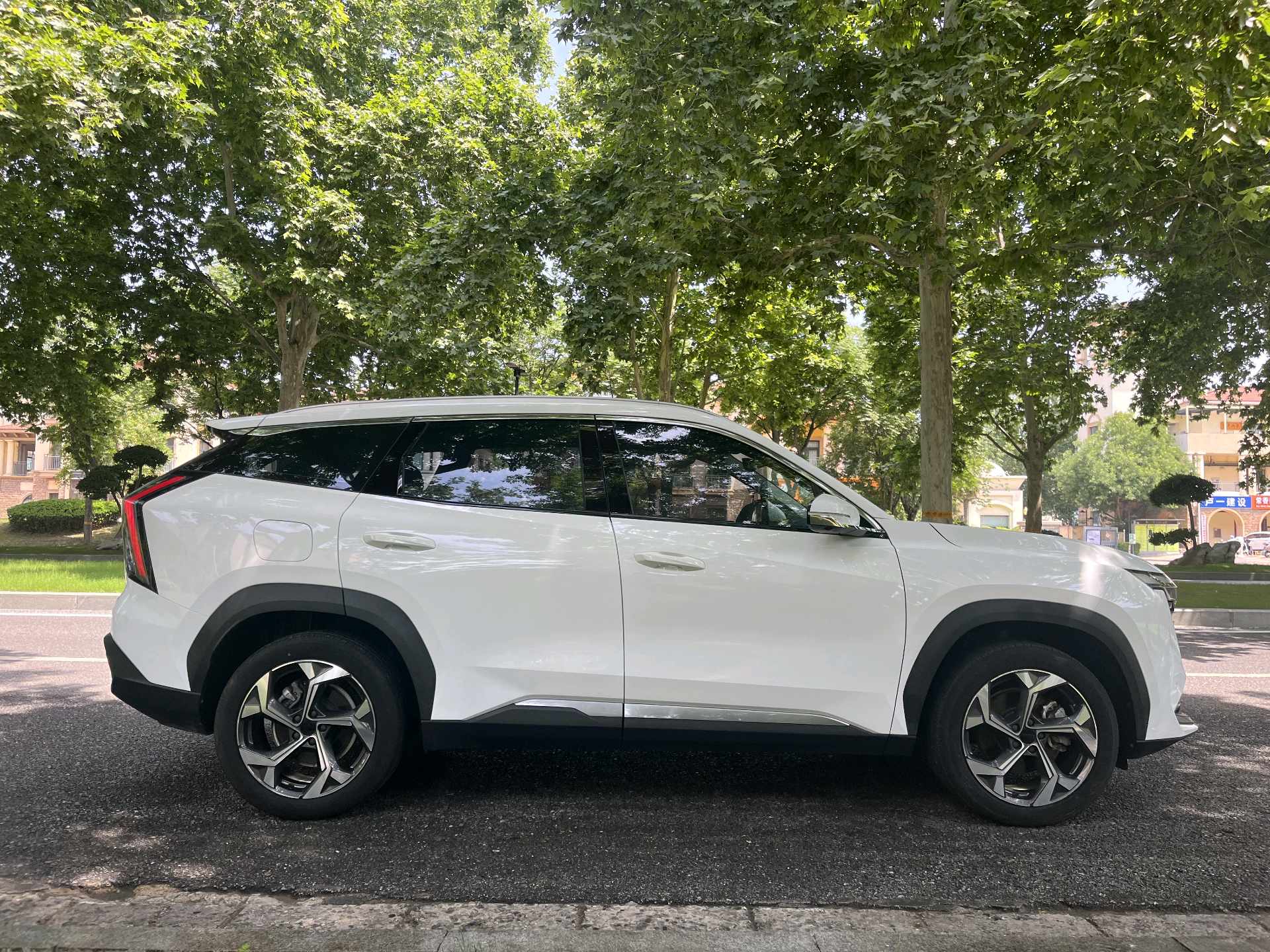 GEELY Boyue L 2023 car image #5