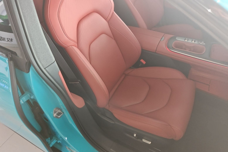 MI SU7 2025 immagine di auto #28
