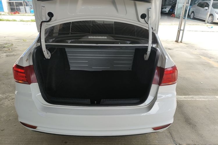 Volkswagen Santana 2020 car image #19