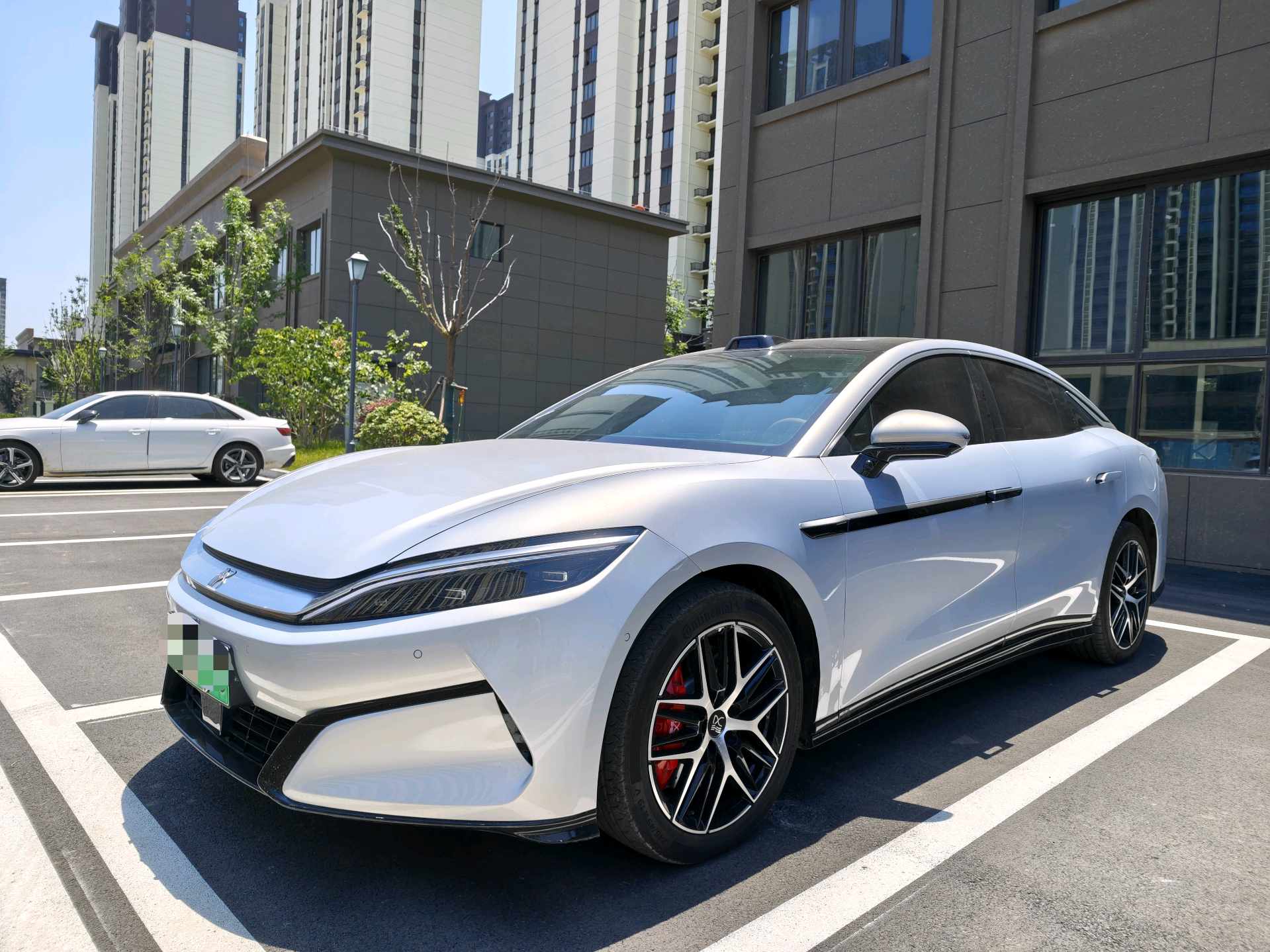 BYD HanL 2025 car image 
