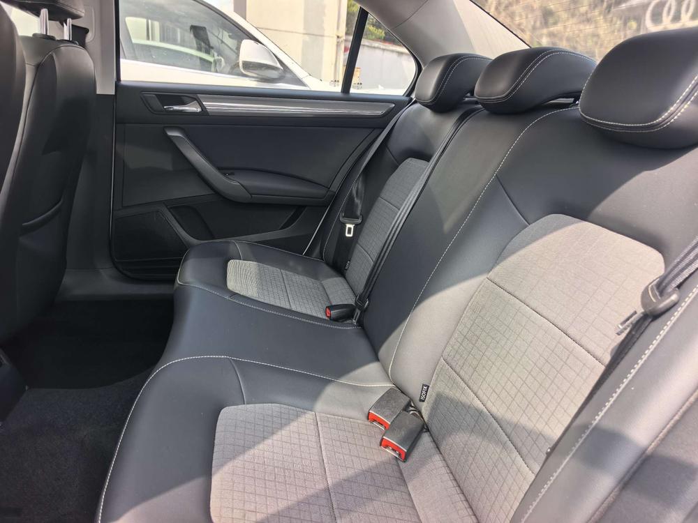 Volkswagen Santana 2018 car image #16