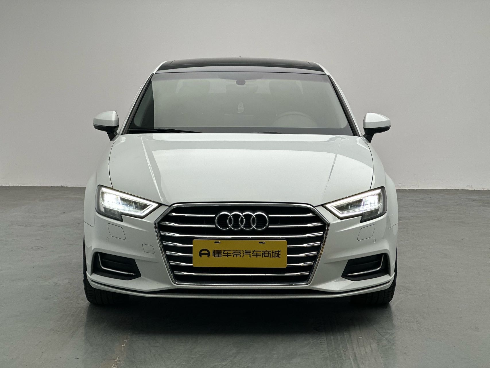 Audi A3 2019 car image #2