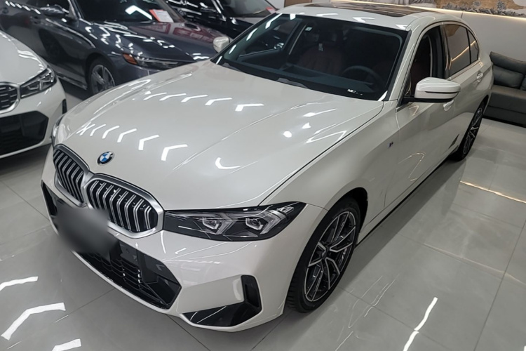 BMW 3 Series 2024 car image #2