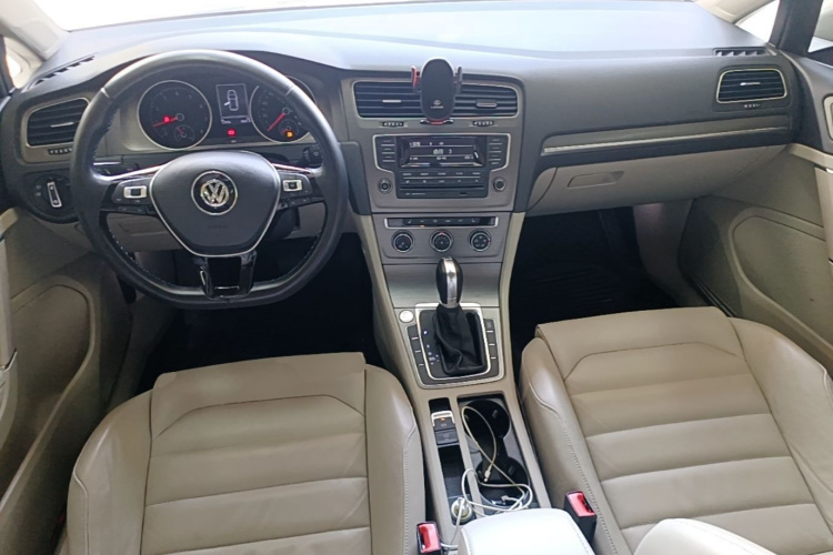 Volkswagen Golf 2014 car image #10