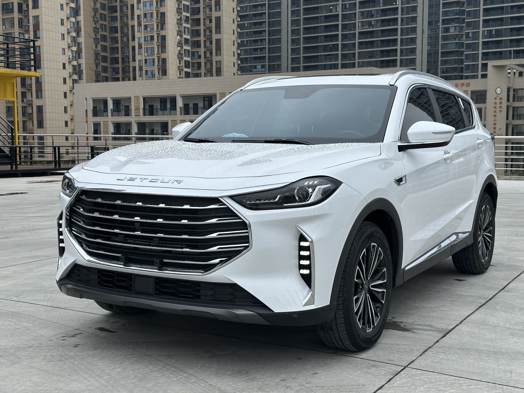 Jetour X70 PLUS 2022 car image 