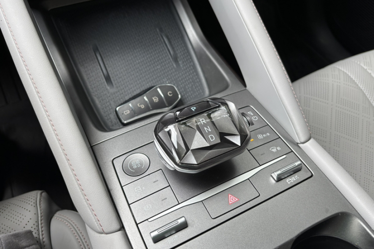 BYD YuanUP 2024 car image #17