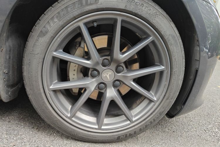 Tesla Model 3 2022 car image #9