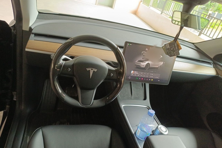 Tesla Model Y 2022 car image #15