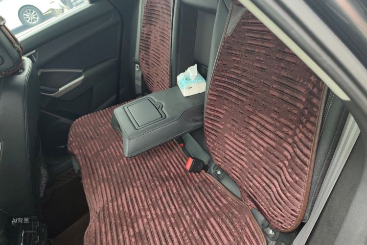 Audi Q3 2020 car image #19