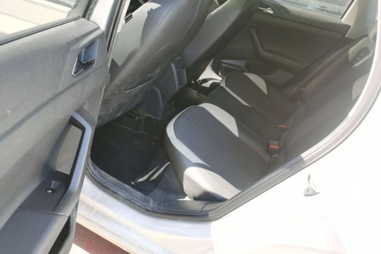 Volkswagen Polo 2022 car image #17
