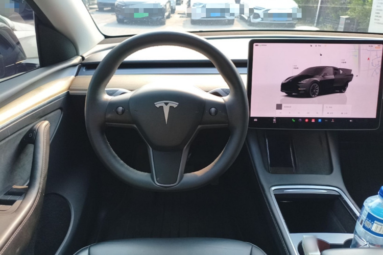 Tesla Model Y 2022 #12 Tesla Model Y 2022 car image #12