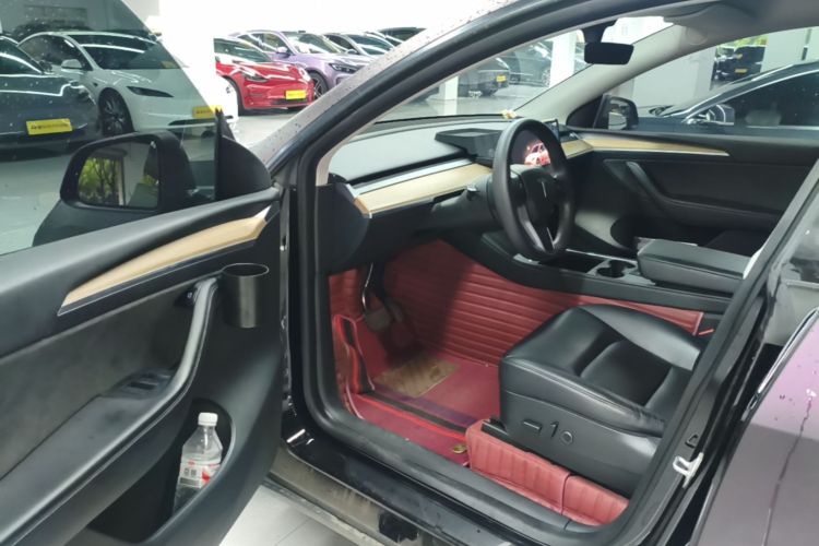 Tesla Model Y 2022 #12 Tesla Model Y 2022 car image #12