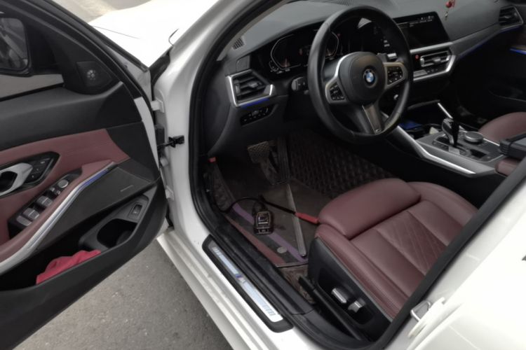 BMW 3 Series 2022 car image #12