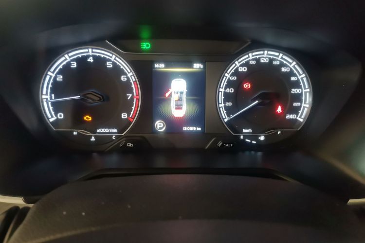 GEELY Vision X6 2020 immagine di auto #12