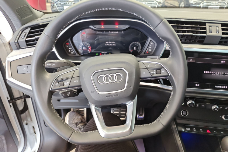 Audi Q3 2024 image de voiture #11