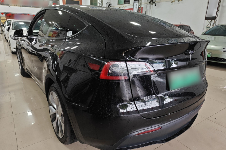 Tesla Model Y 2023 #5 Tesla Model Y 2023 car image #5