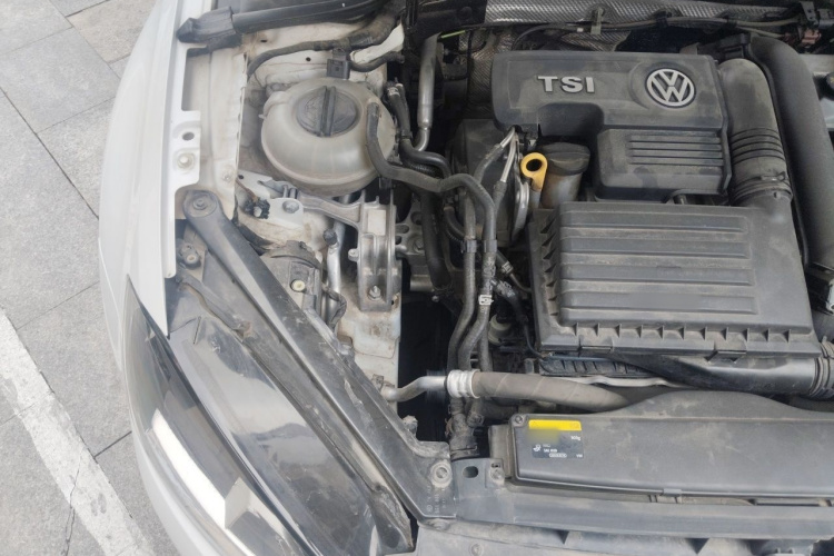 Volkswagen Golf 2017 car image #26