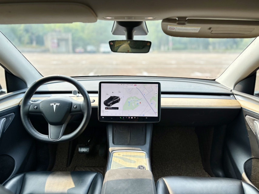 Tesla Model Y 2022 #5 Tesla Model Y 2022 car image #5