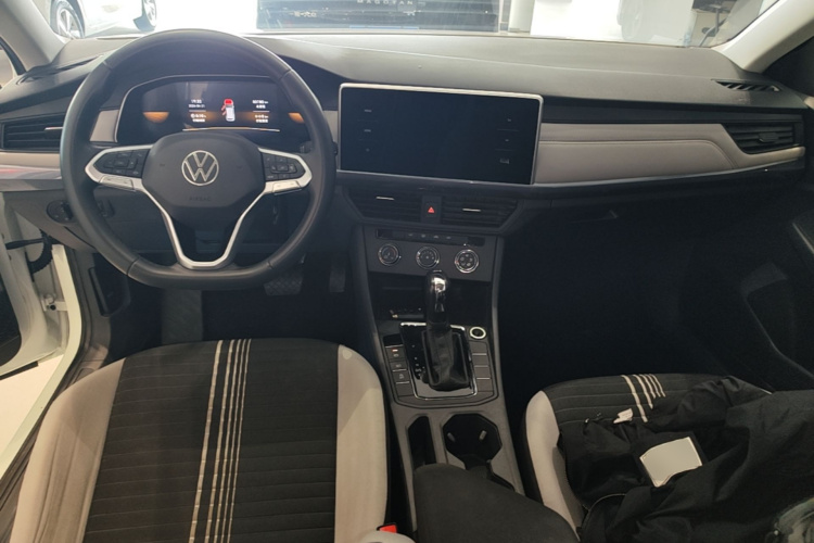 Volkswagen Bora 2023 car image #10