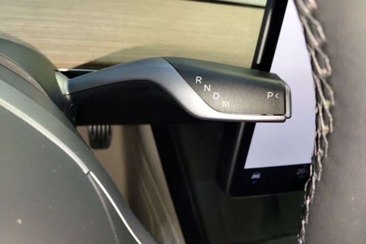 Tesla Model 3 2023 car image #14