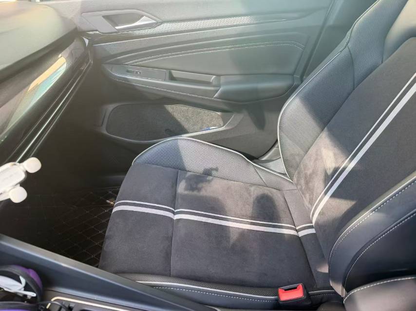 Volkswagen Golf 2022 car image #4