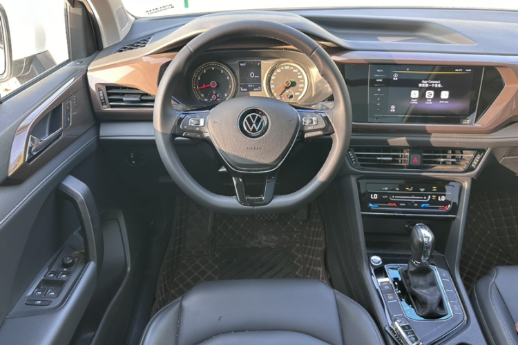 Volkswagen Tharu 2021 immagine di auto #11