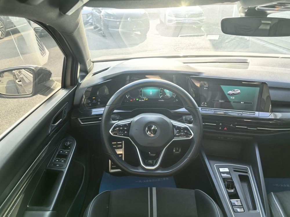 Volkswagen Golf 2021 car image #11