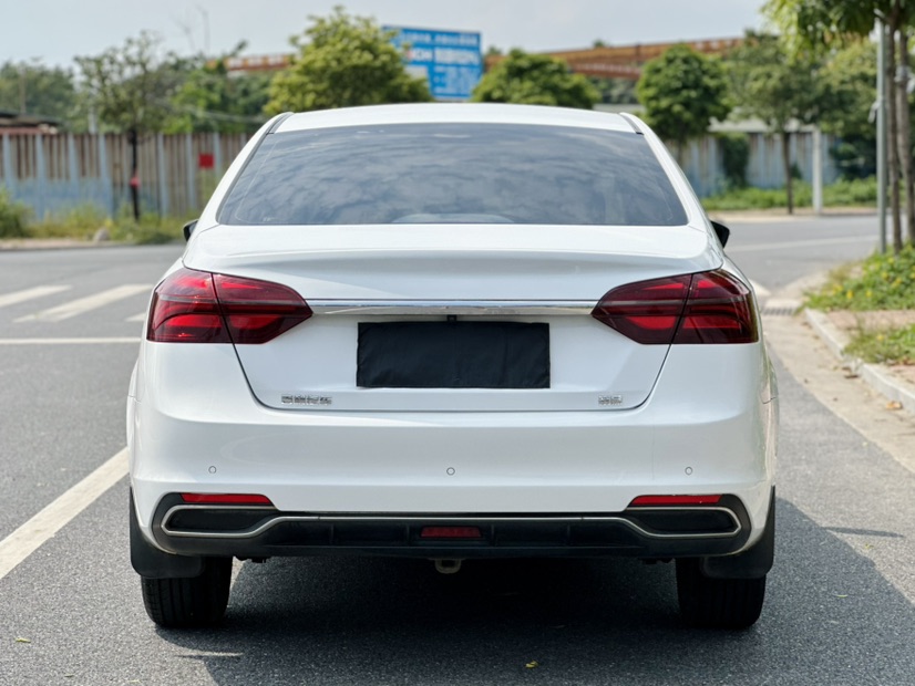 2019 car image #5