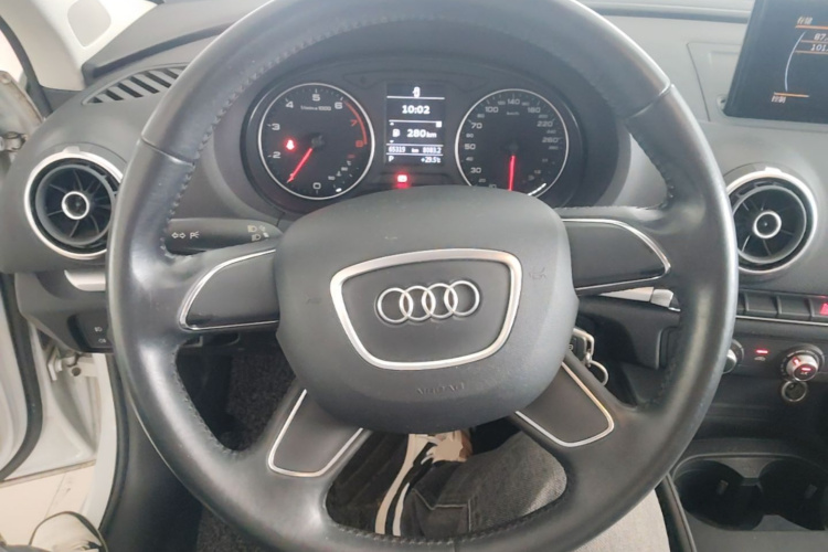 Audi A3 2015 car image #11