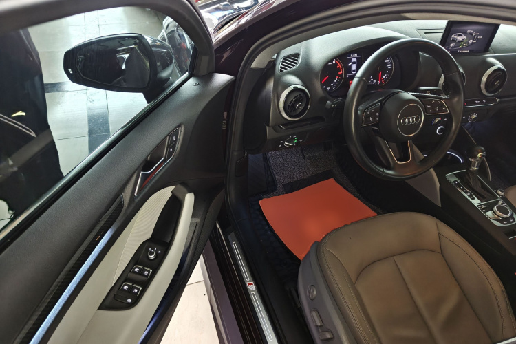 Audi A3 2018 صورة سيارة #16