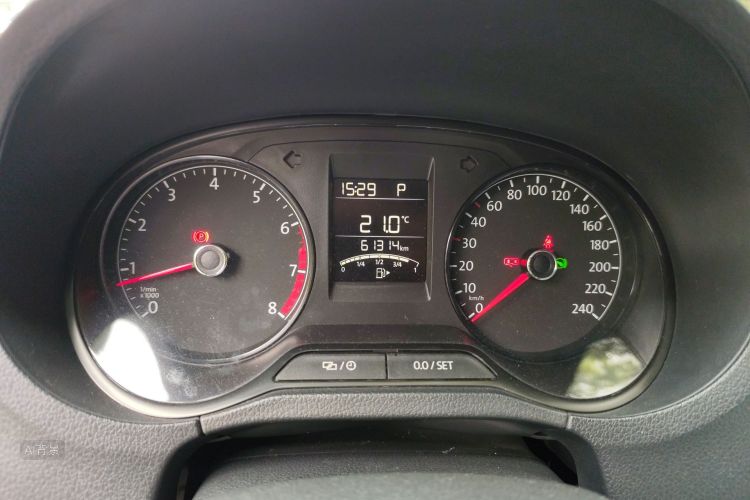 Volkswagen Polo 2017 car image #13