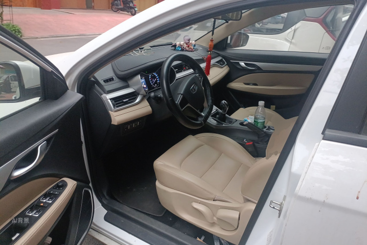GEELY Emgrand 2018 car image #18