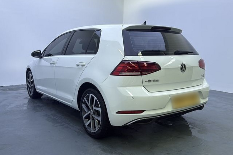 Volkswagen Golf 2020 car image #7
