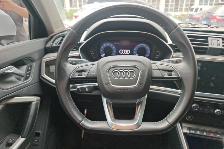 Audi Q3 2021 #15 Audi Q3 2021 car image #15