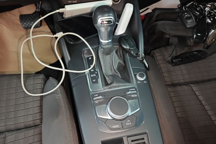 Audi A3 2017 car image #14