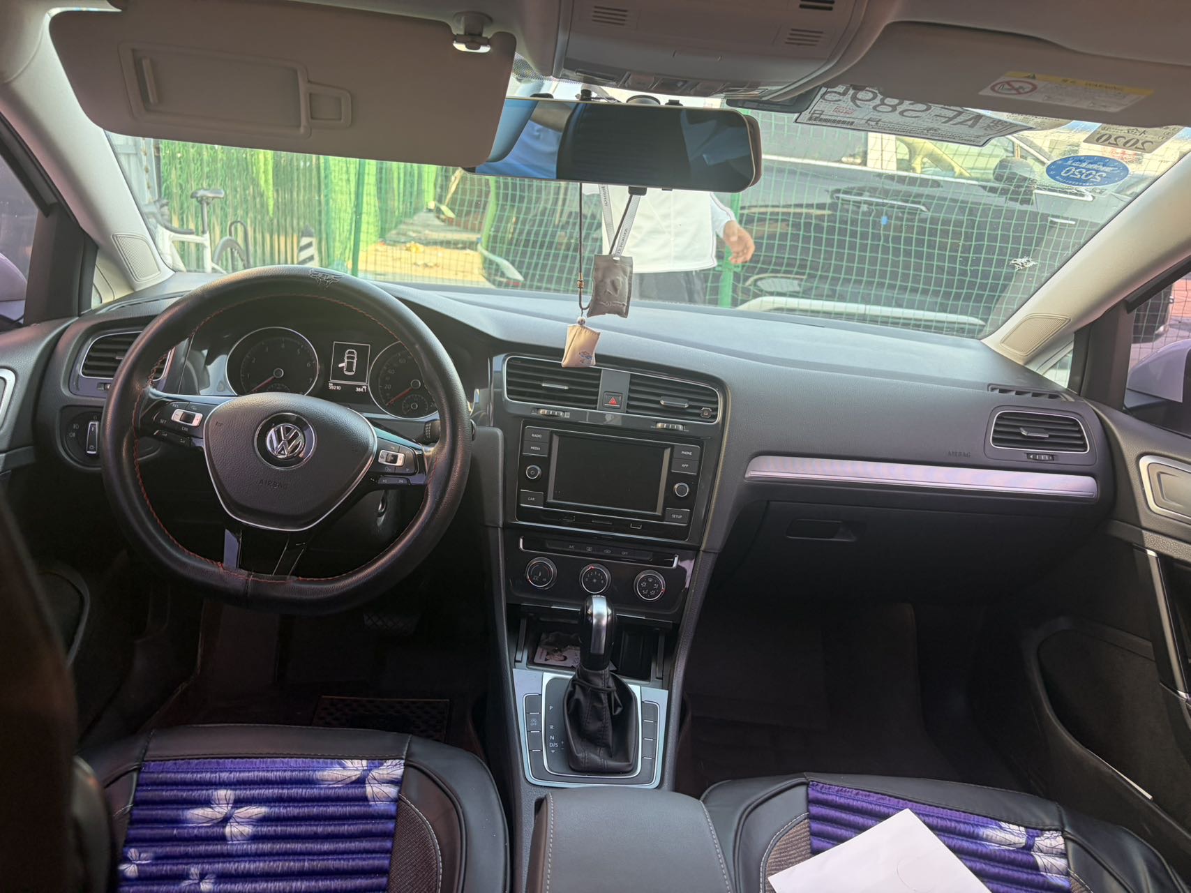 Volkswagen Golf 2018 car image #5