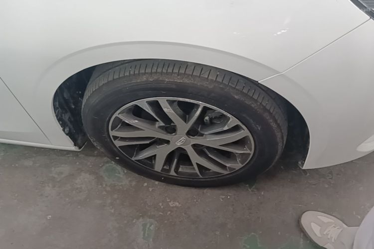GEELY Emgrand 2023 car image #9