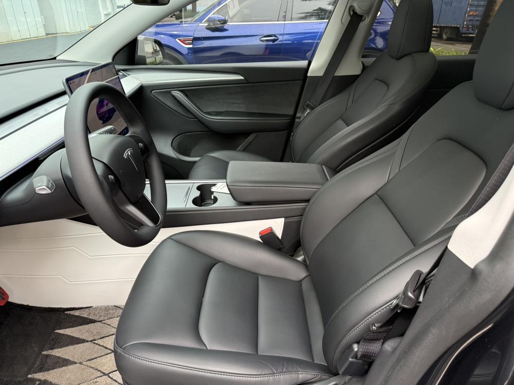 Tesla Model Y 2024 #10 Tesla Model Y 2024 car image #10