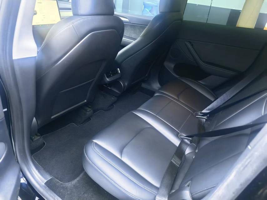 Tesla Model Y 2023 car image #8