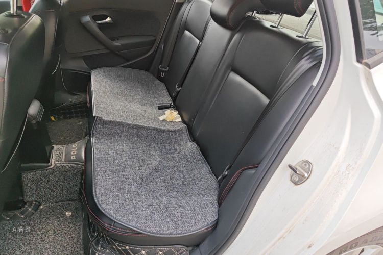Volkswagen Polo 2016 car image #19