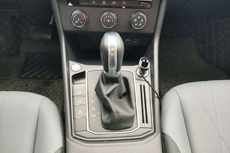 Volkswagen Lavida 2024 car image #14