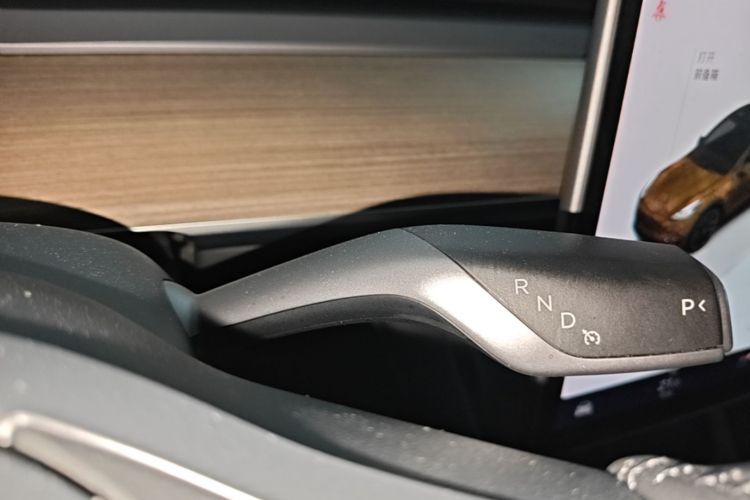 Tesla Model Y 2023 #16 Tesla Model Y 2023 car image #16