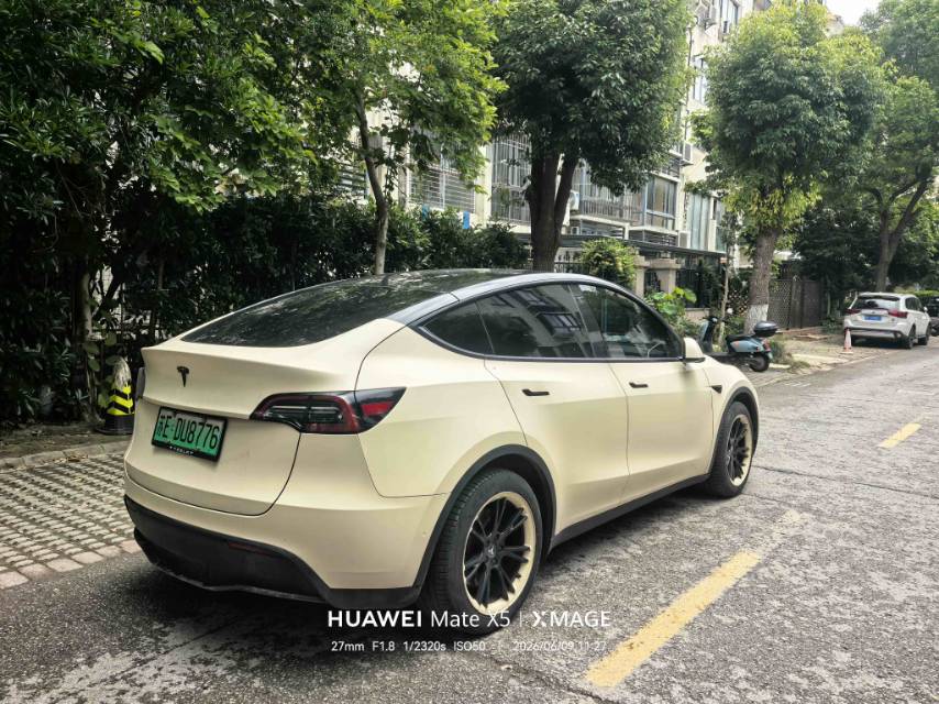 Tesla Model Y 2022 #6 Tesla Model Y 2022 car image #6