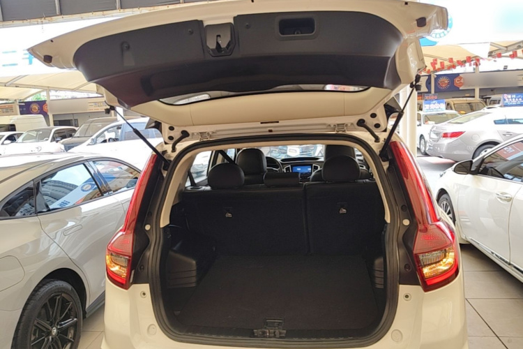 GEELY Vision X6 2019 car image #19