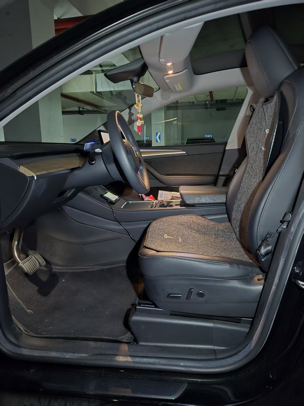 Tesla Model Y 2022 #6 Tesla Model Y 2022 car image #6