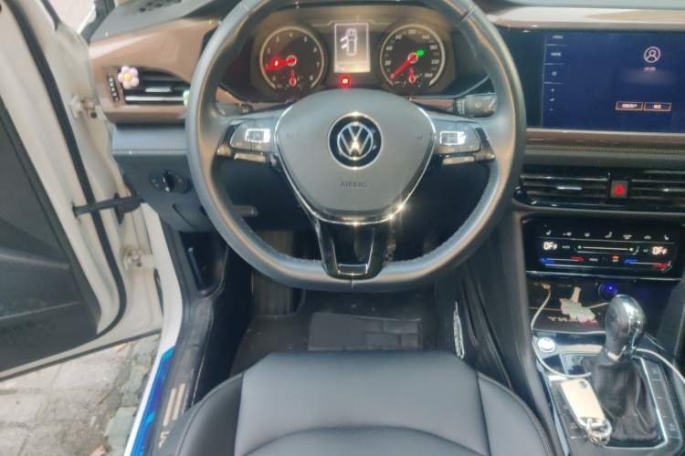 Volkswagen Tharu 2021 #15 Volkswagen Tharu 2021 صورة سيارة #15