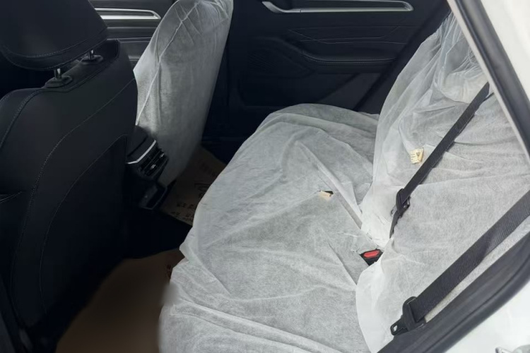 GEELY Emgrand 2025 car image #9