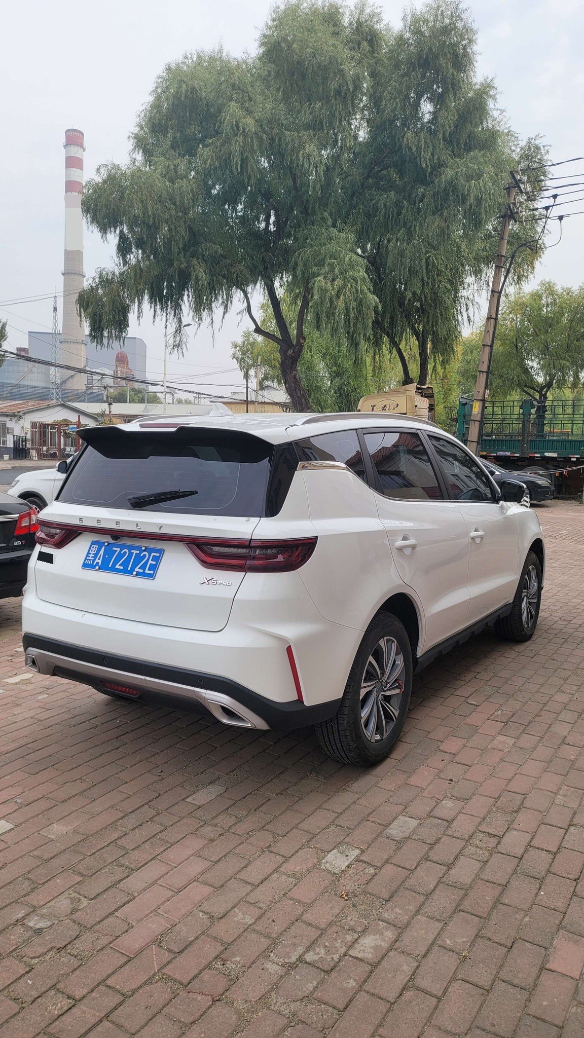 GEELY Vision X6 2024 car image #2